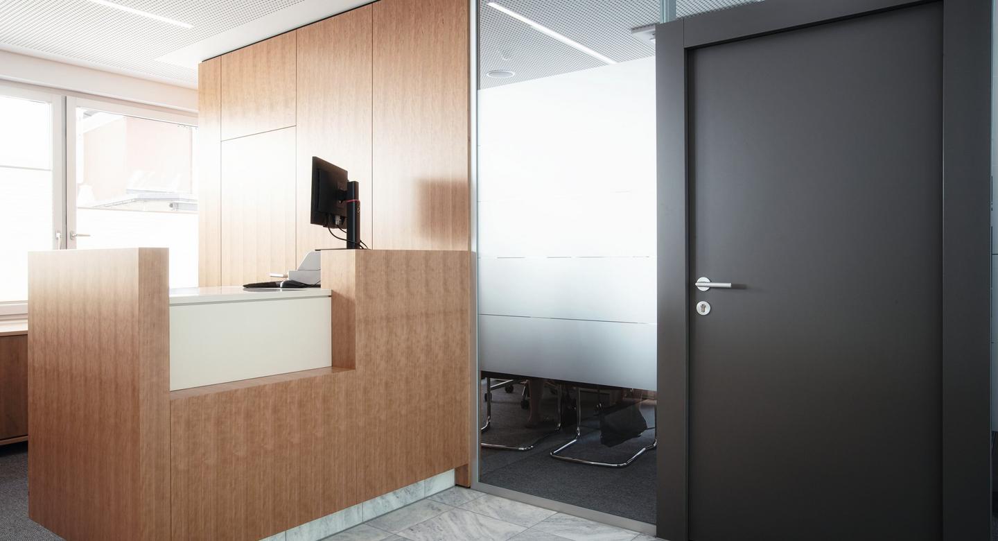 [Translate to English:] Raiffeisenbank Hermagor Raumaufnahme 2